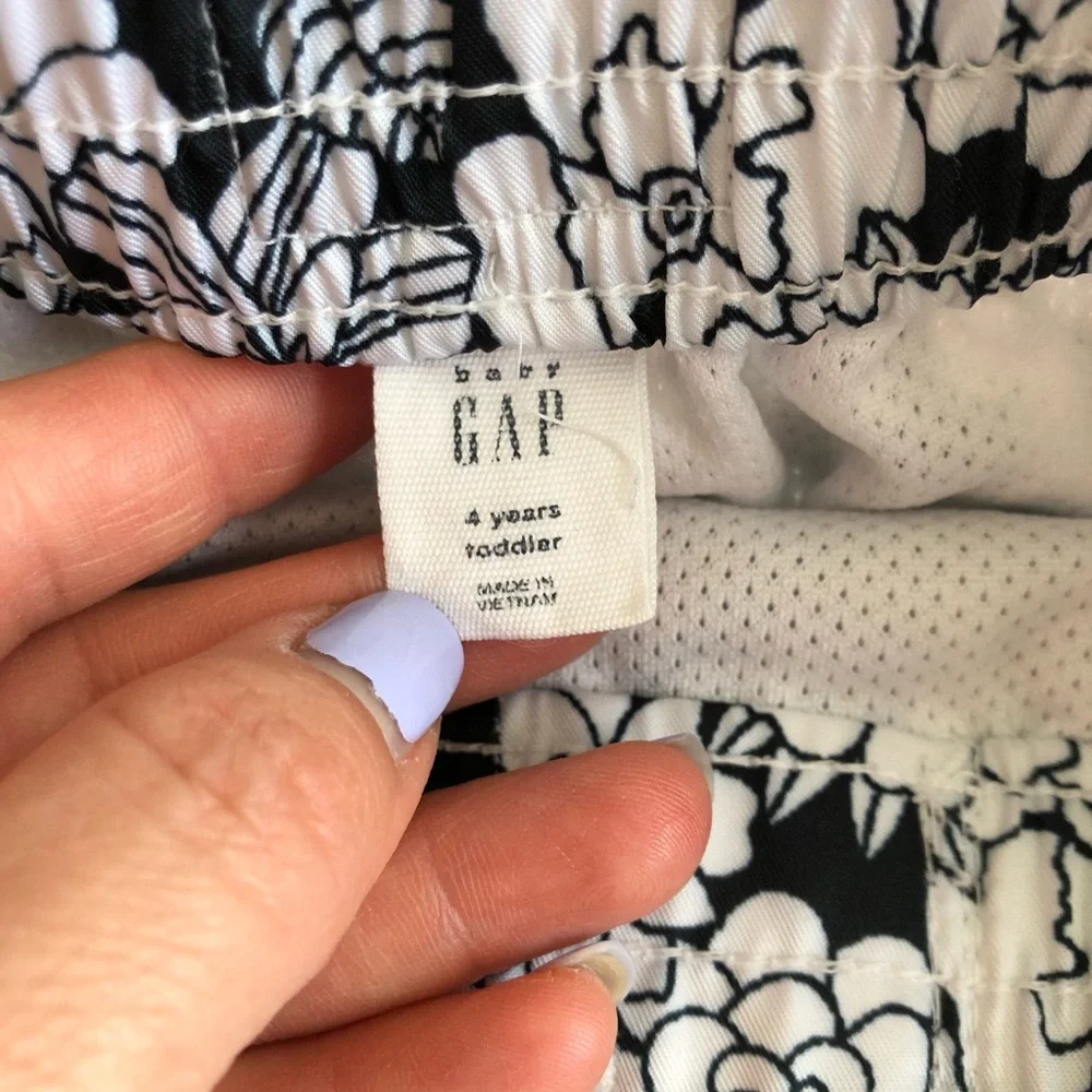 GAP kid’s black